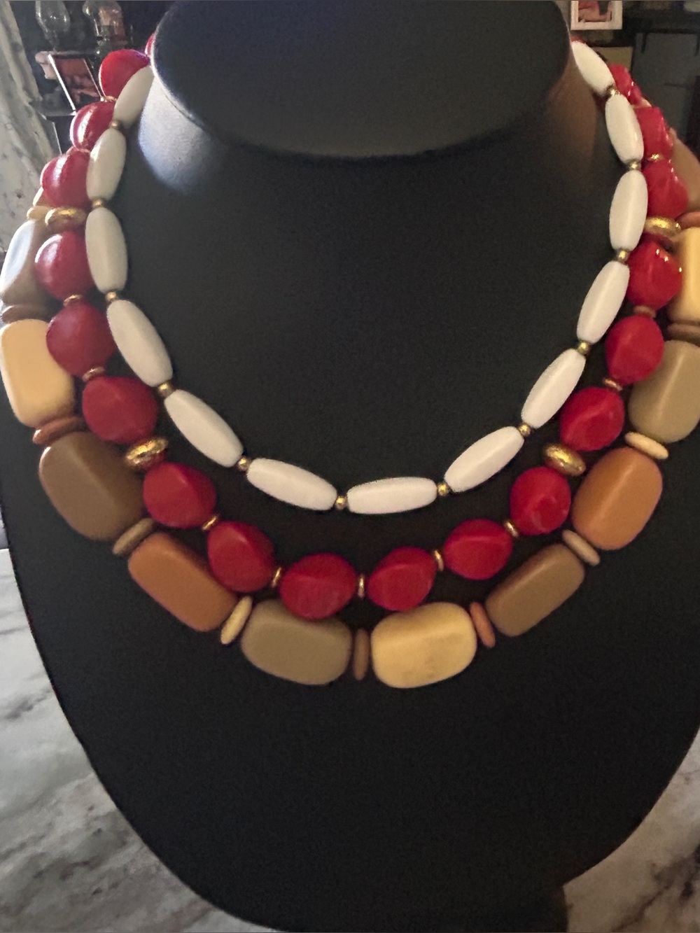Lot Napier Woodland Hues Resin Bertolli Beads & Vibrant Red & White Gold Tone